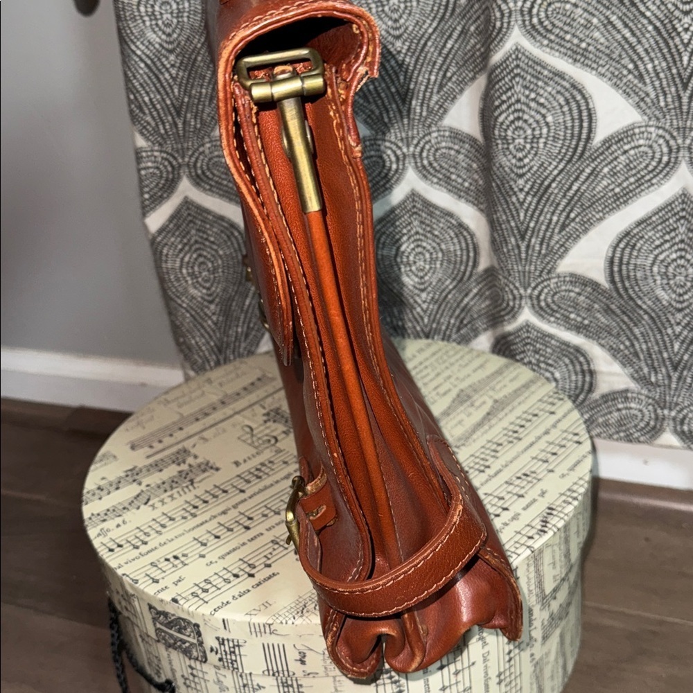Adpel Vintage Distressed Cognac Brown Leather Briefcase - Picture 5 of 16